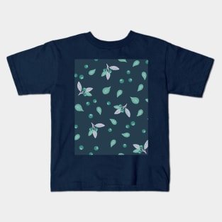 Pattern with leaves and berries Kids T-Shirt